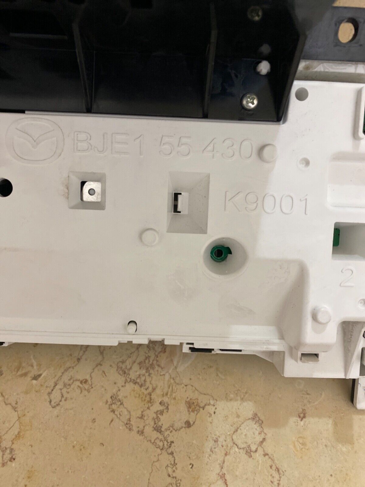 INSTRUMENT CLUSTER speedometer MAZDA 3 CX-3 kilometers SKY ACTIVE BJE155430