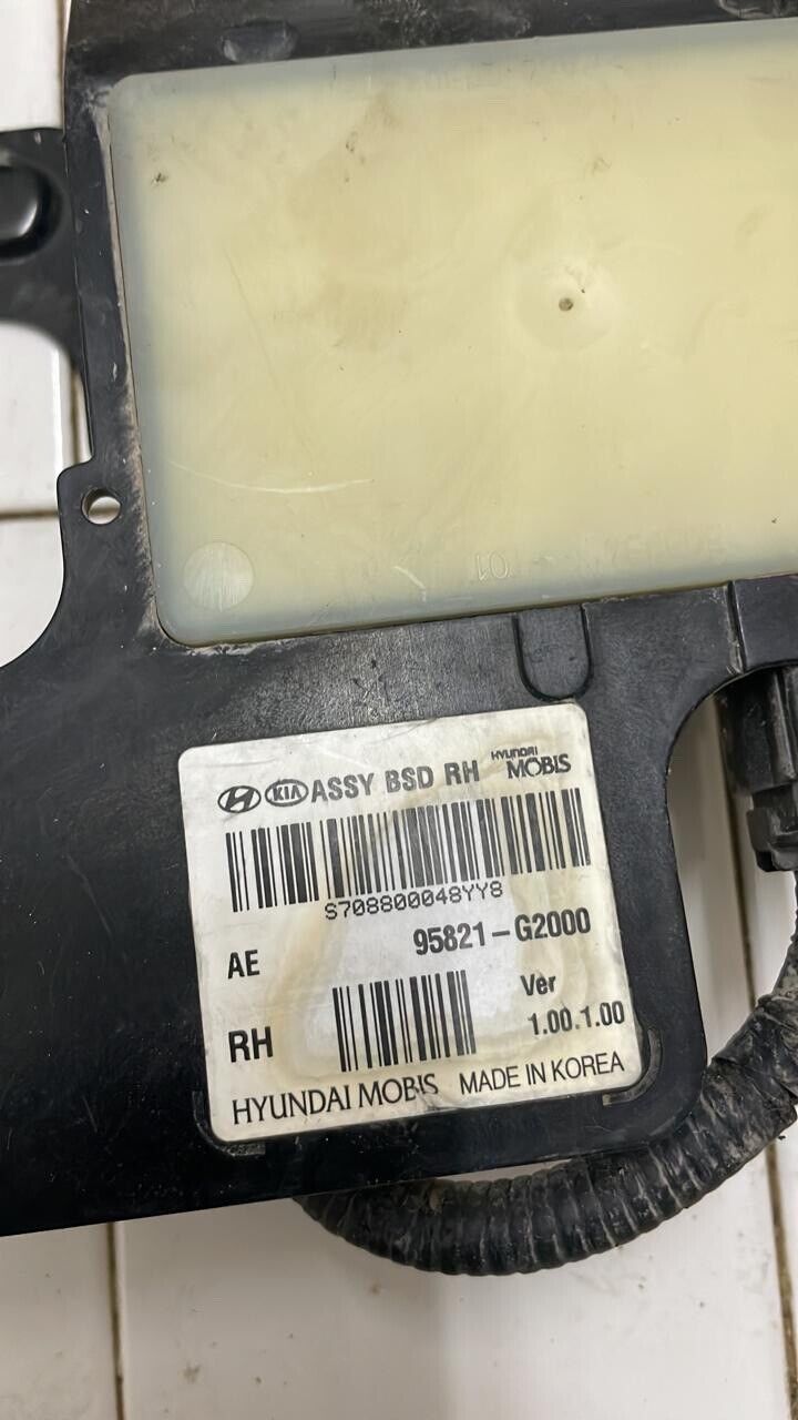 Hyundai Ioniq 2018 Rear Radar Spot Assist Sensor Set 95821G2000 95811G2000