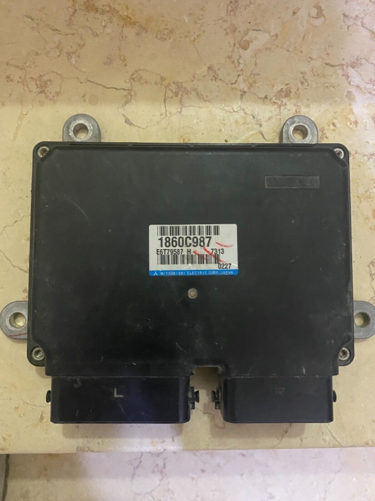Mitsubishi Outlander 2013-2020 Engine Computer module ECU 1860c987 8125 7313