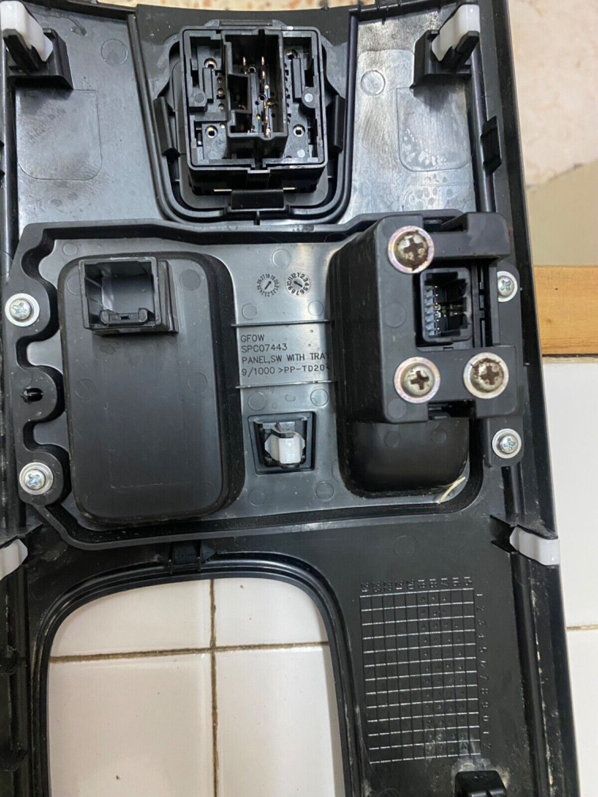 Mitsubishi outlander 2017 2020 Parking button auto hold cup holders Tray panel