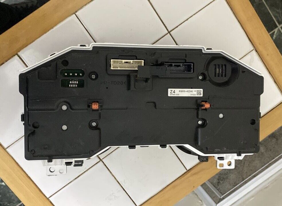 Toyota RAV4 Hybrid 2019 2020 instrument cluster speedometer KM 8380042Z40 Z4