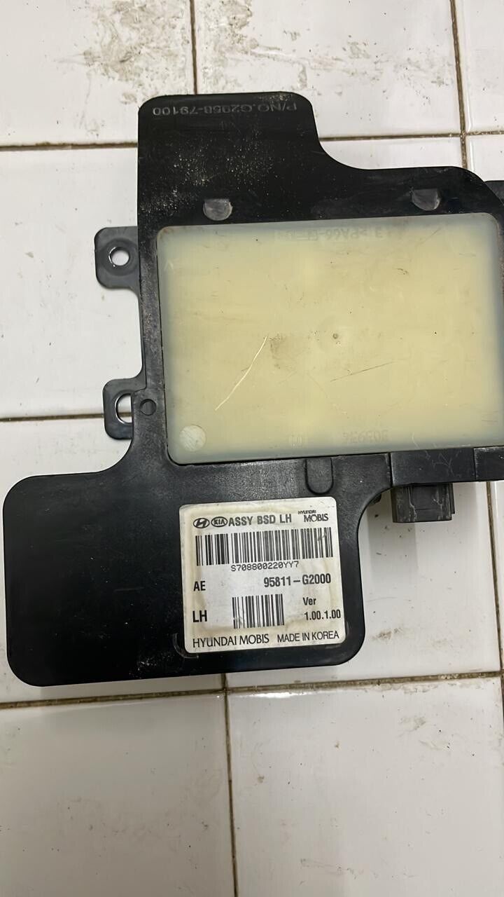 Hyundai Ioniq 2018 Rear Radar Spot Assist Sensor Set 95821G2000 95811G2000