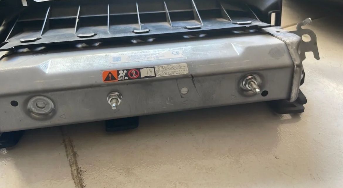 Toyota Rav4 2018 2022 OEM airbag Knee leg SRS