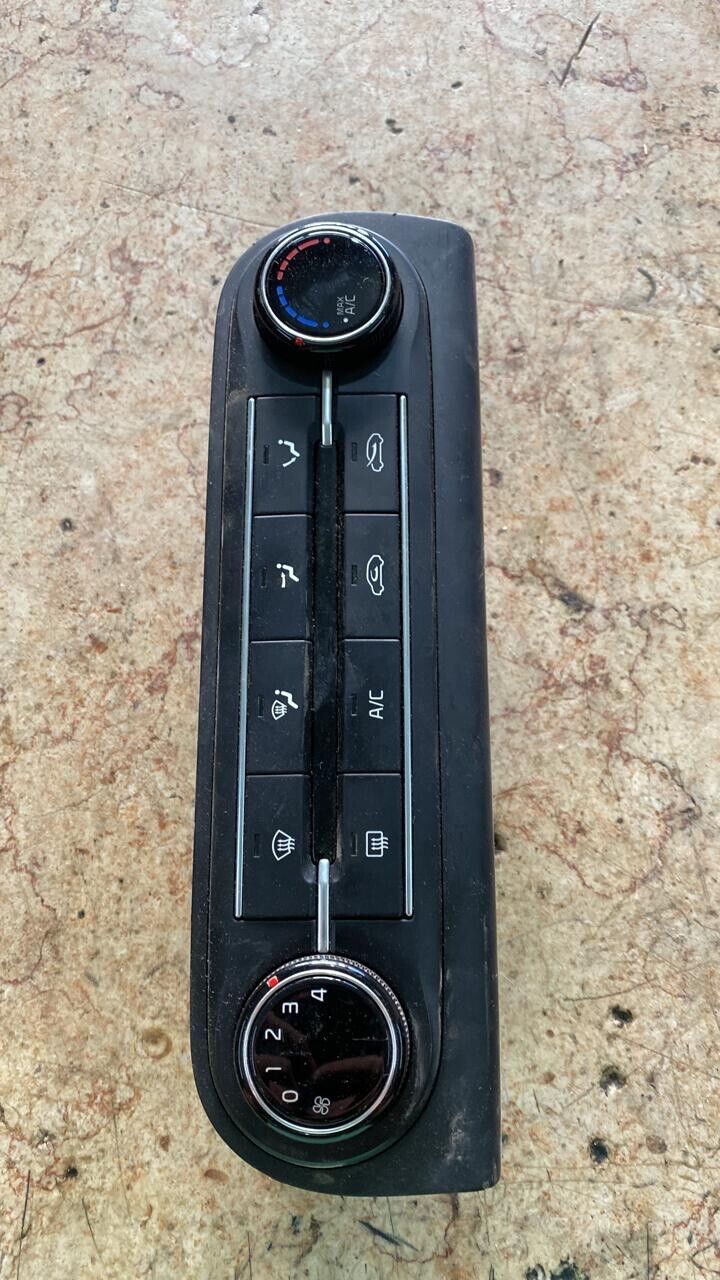 KIA Ceed 2019 AC heating control unit module 97250J7001 CM00