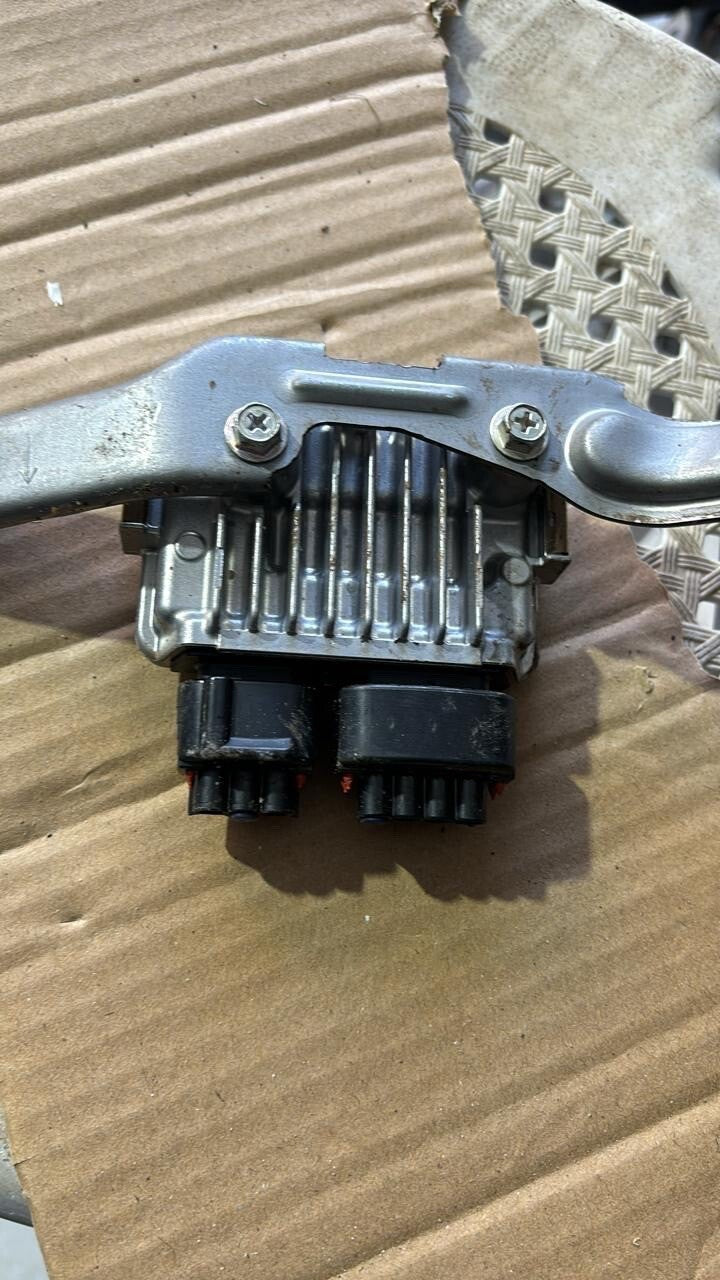 Toyota RAV4 2018 2019 2020 OEM FUEL PUMP Injection CONTROL Module 8957148010