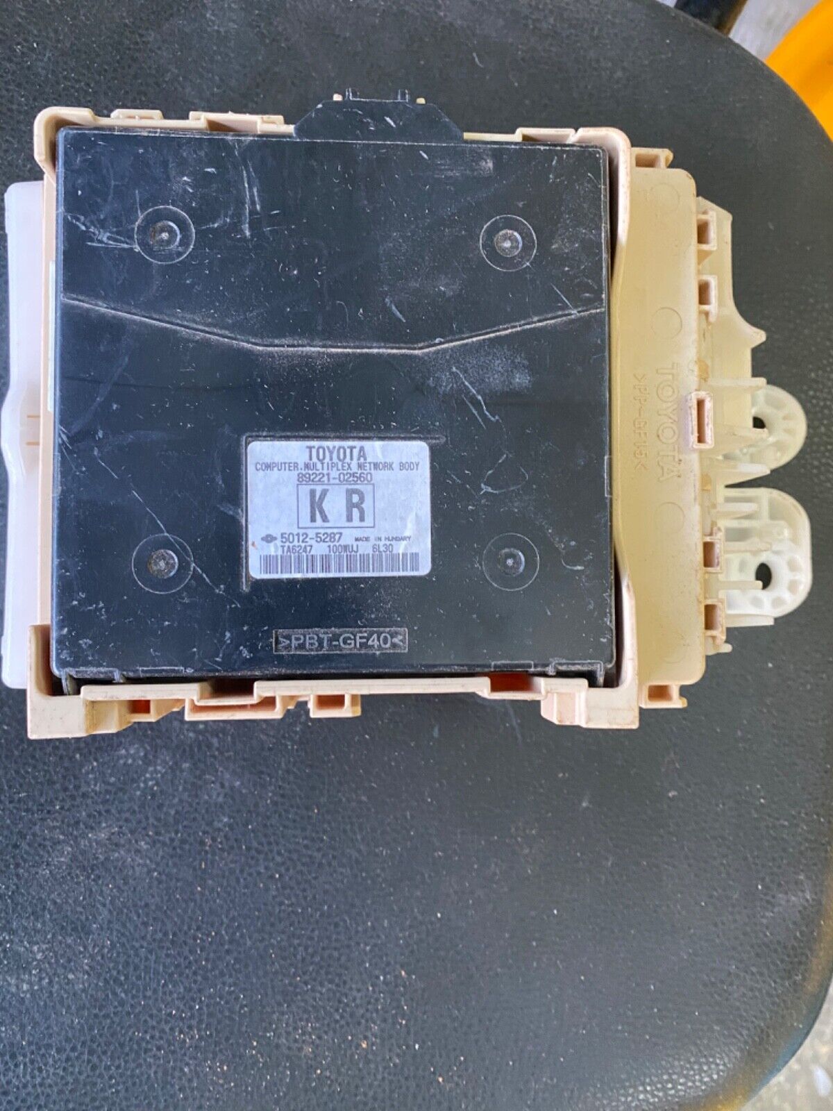 TOYOTA COROLLA  HYBRID 13-18 MPX BODY CONTROL MODULE ECU 8922102560