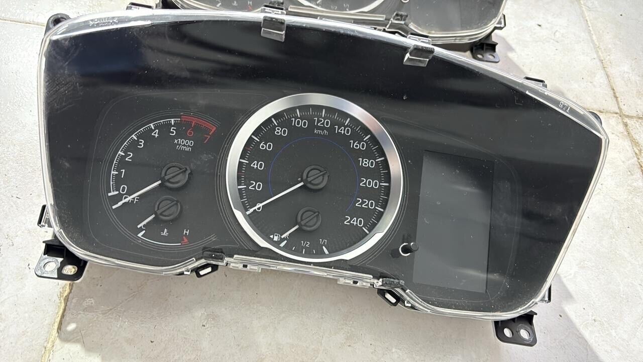 Toyota corolla 2019 2021 instrument cluster speedometer 83800 FE180 F2X70 FEQ81