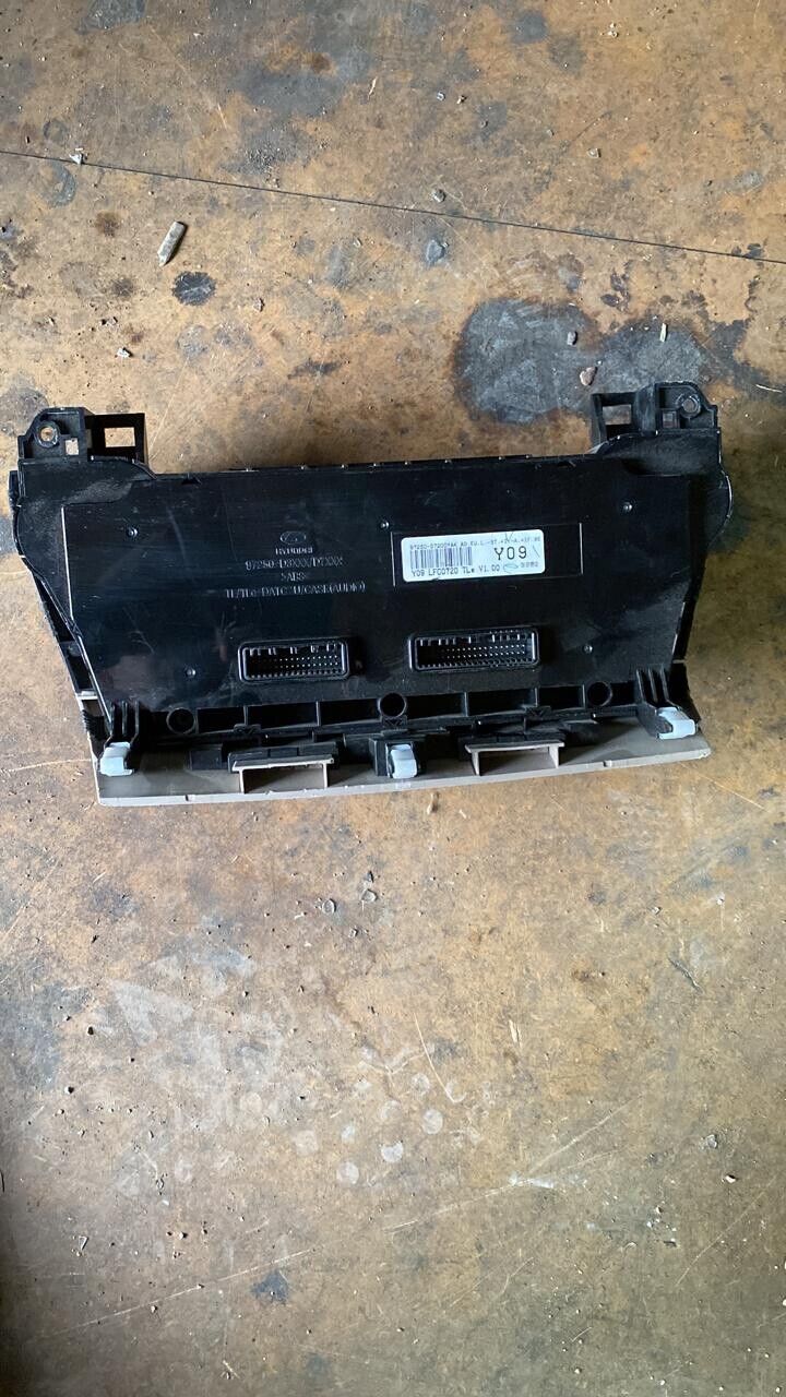 hyundai Tucson 2016 2018 AC heating control unit 97250D7200YAK