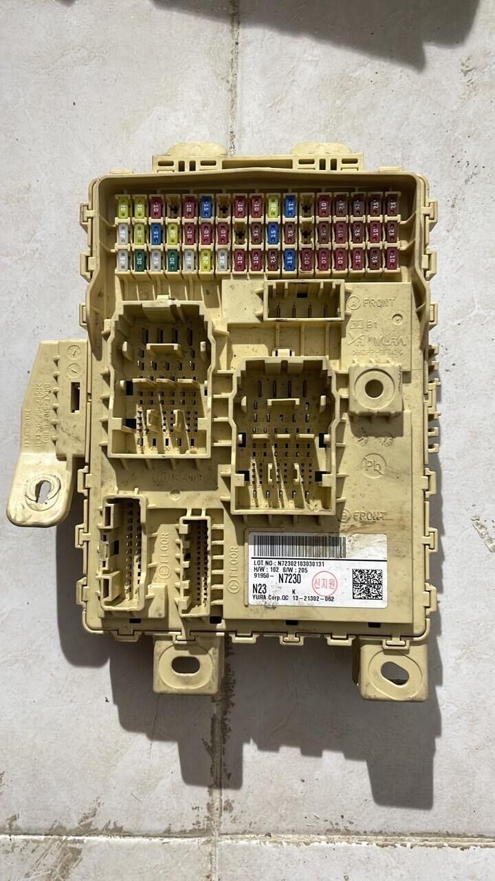 Hyundai Tucson 2021 2023 fuse box left hand drive 91950N7230 N23 N7220