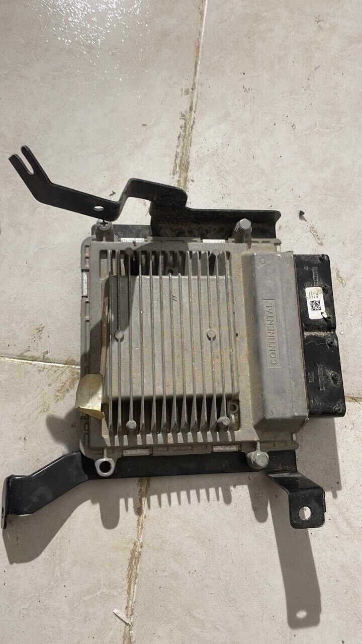 Hyundai Tucson ECU engine control unit 391982EDA0 DA0