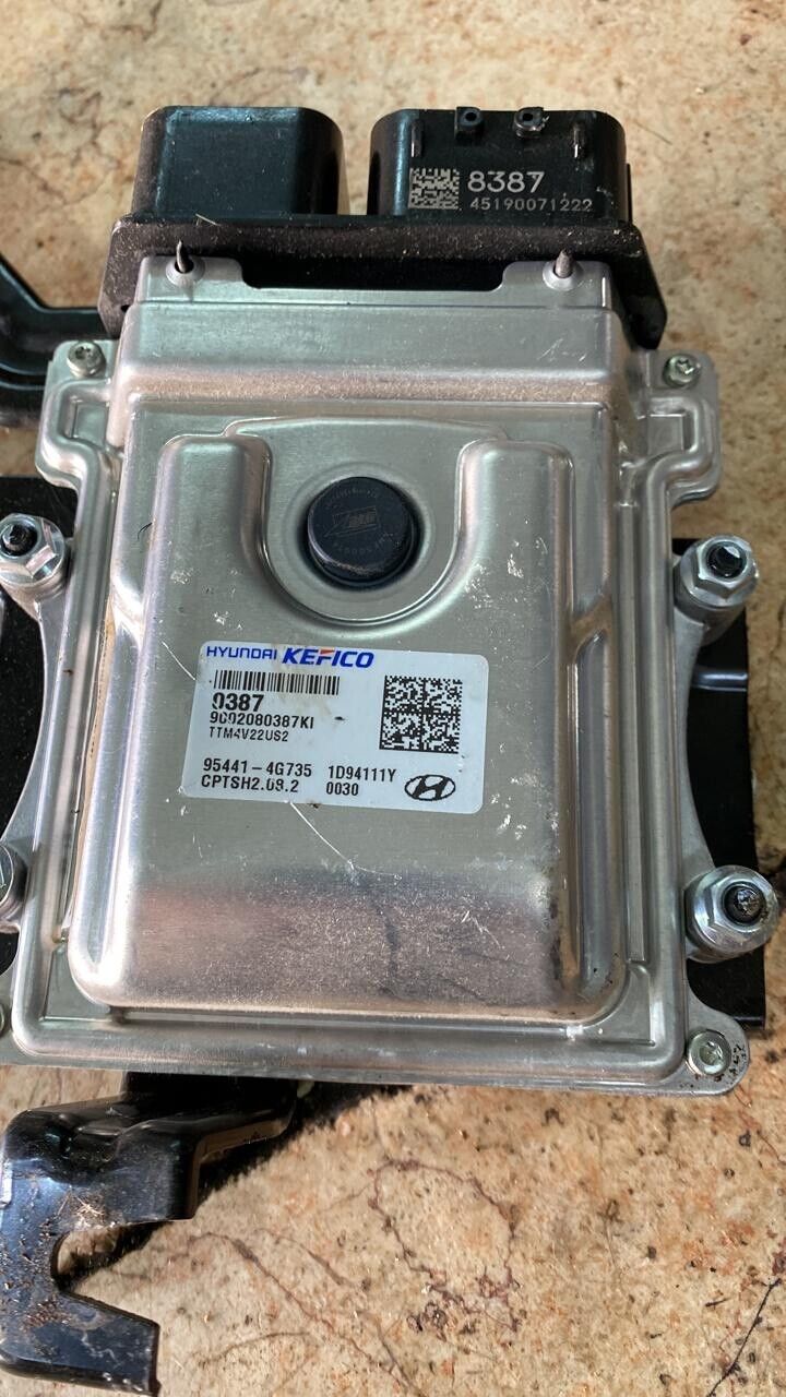 Hyundai Santa Fe 2019 2022 ECU Control unit 954414G735