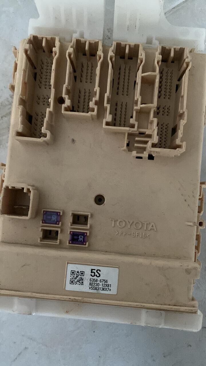 TOYOTA COROLLA  HYBRID 13-18 MPX BODY CONTROL MODULE ECU 8922102560