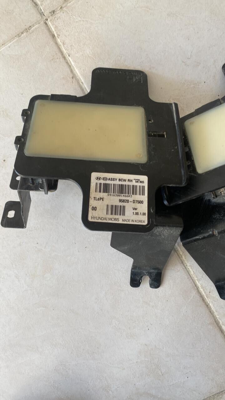 Hyundai Tucson 2015 2019 OEM rear radar sensor Bracket 95820D7500 95810D7500