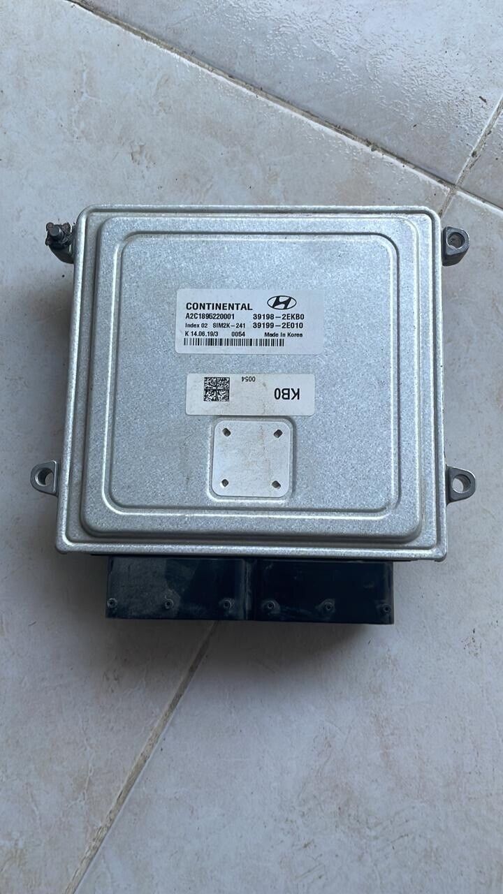 Hyundai Tucson ECU engine control unit 391982EKB0