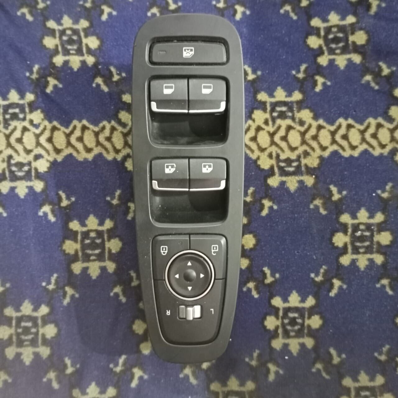 hyundai Sonata 2021 2022 window switch control HYU93570L0000