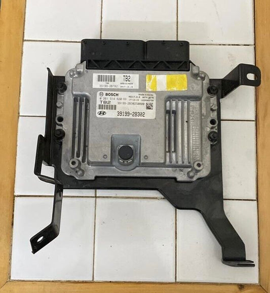 Hyundai Tucson 2017 2021 ECU engine control unit 391992B302 TB2