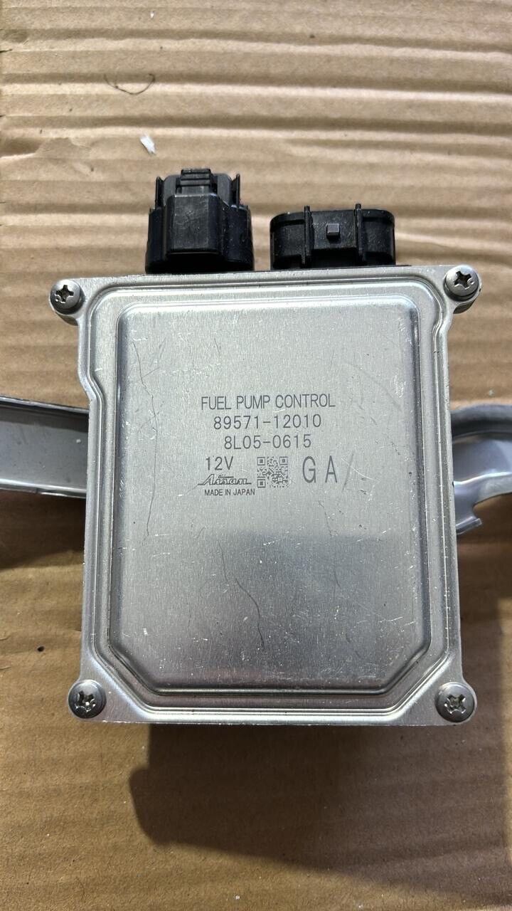 Toyota RAV4 2018 2022 OEM FUEL PUMP Control Unit 8957112010 GA