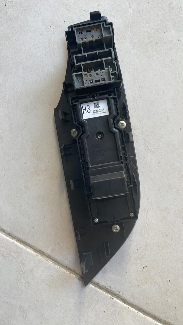 Toyota RAV4 2018 2022 OEM Window Mirror center switch control 8404042030