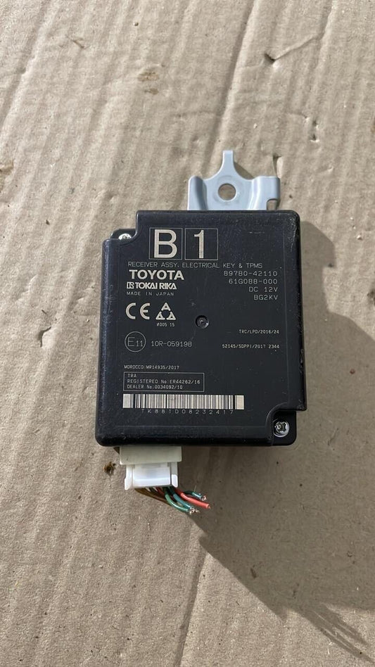 toyota rav4 2018 2022 OEM receiver assy key & tpms control unit 897B042110 B1