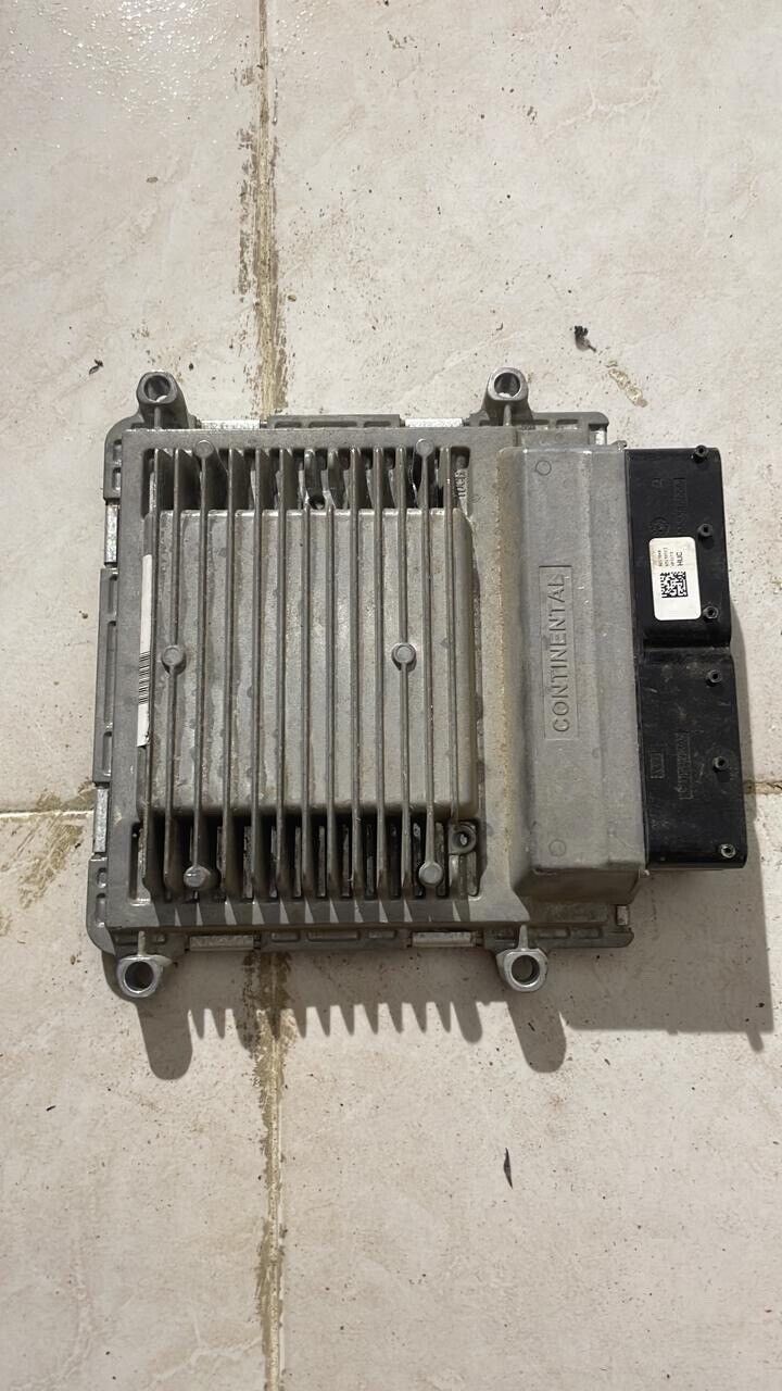 Hyundai Tucson ECU engine control unit 391982EDA0 DA0