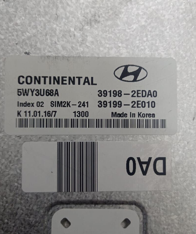 Hyundai Tucson ECU engine control unit 391982EDA0