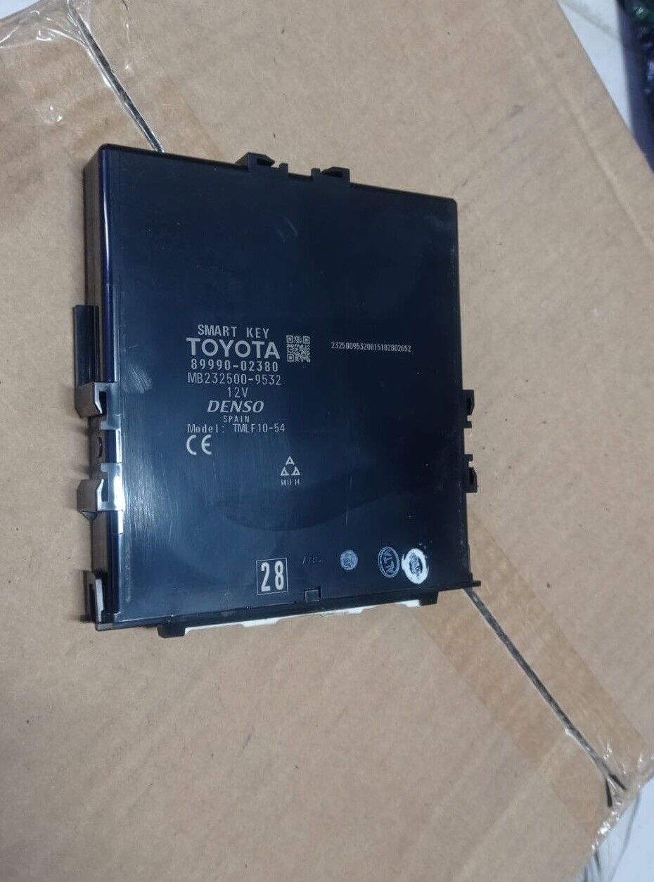 Toyota Auris 2015 2019 OEM Smart key control unit 8999002380