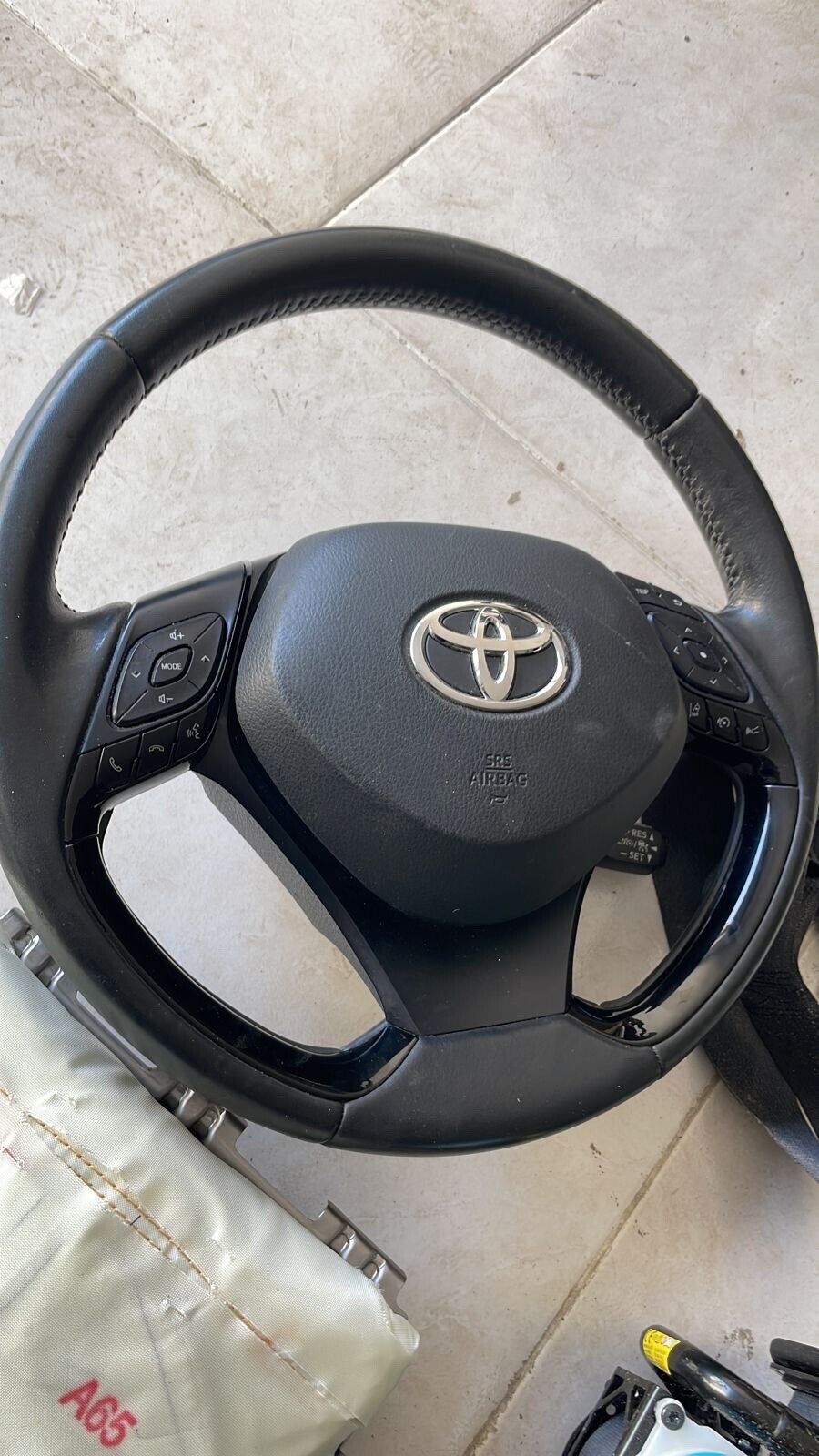 Toyota CHR 2019 2020 steering wheel 89245F4010