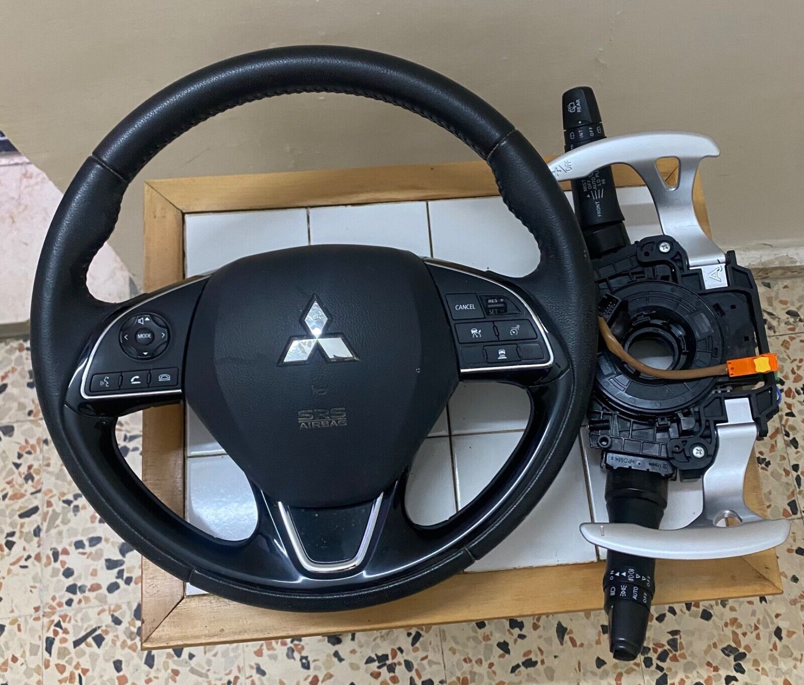 Mitsubishi outlander 2017 2020 steering wheel OEM 8617A526