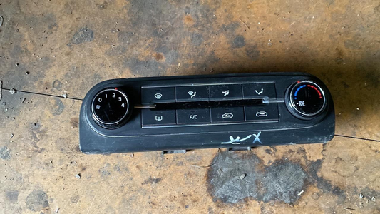 Kia CEEED AC heating control 97250J7001